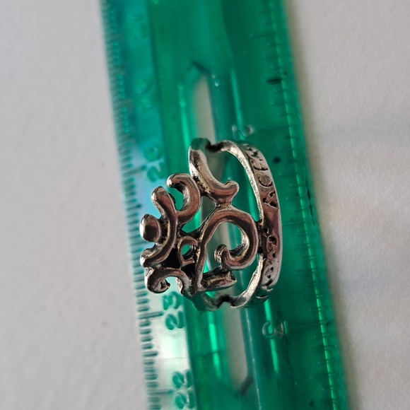 Silver Crown Style Ring - Picture 2 of 3